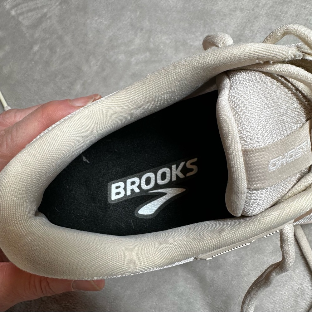 Brooks Women's Athletic Shoes -Ghost Max Sz 8.5 - Picture 8 of 10